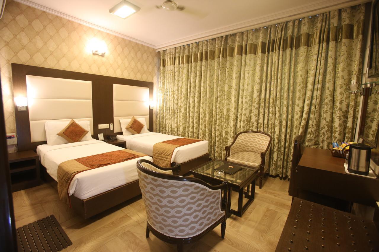 Hotel Amar Inn- Lajpat Nagar Central Market New Delhi Exterior photo