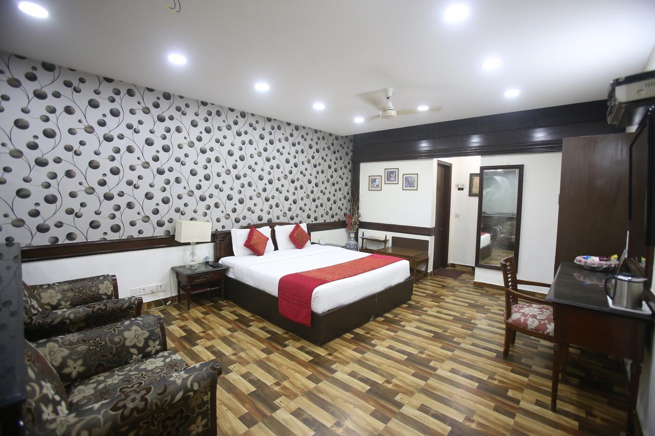 Hotel Amar Inn- Lajpat Nagar Central Market New Delhi Exterior photo