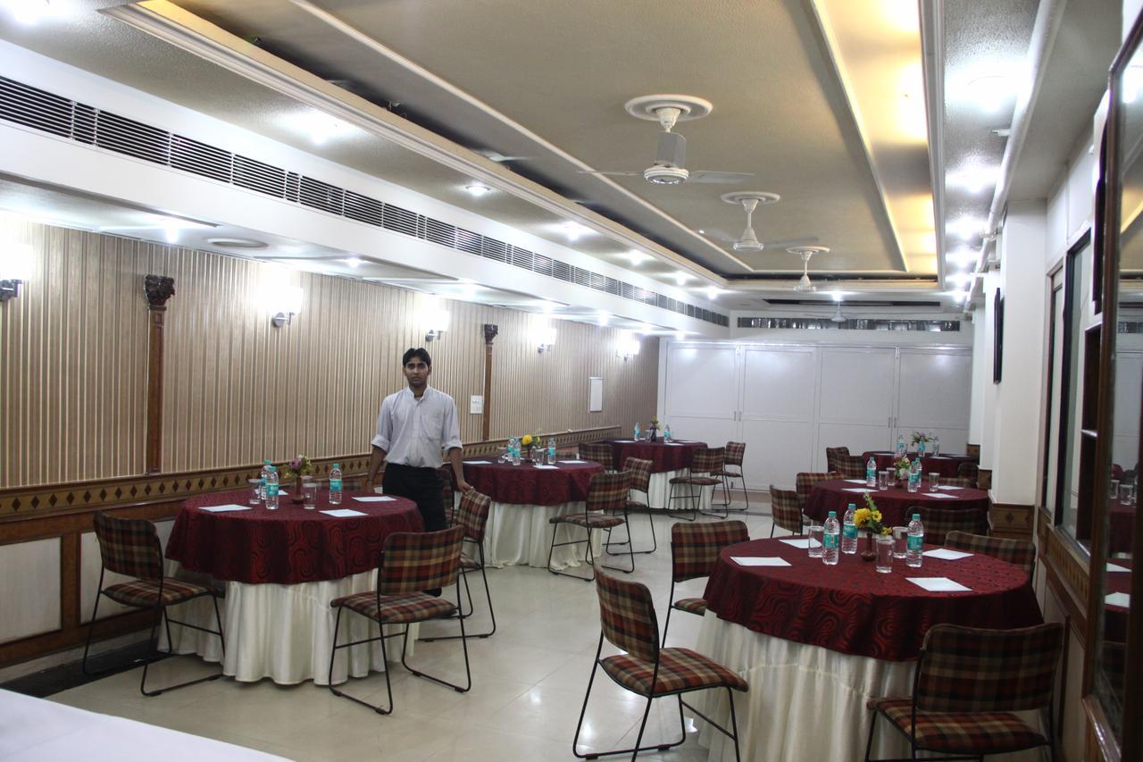 Hotel Amar Inn- Lajpat Nagar Central Market New Delhi Exterior photo