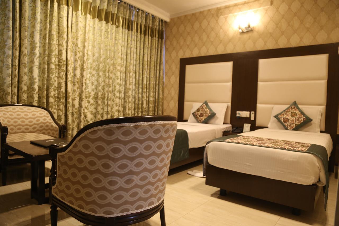 Hotel Amar Inn- Lajpat Nagar Central Market New Delhi Exterior photo