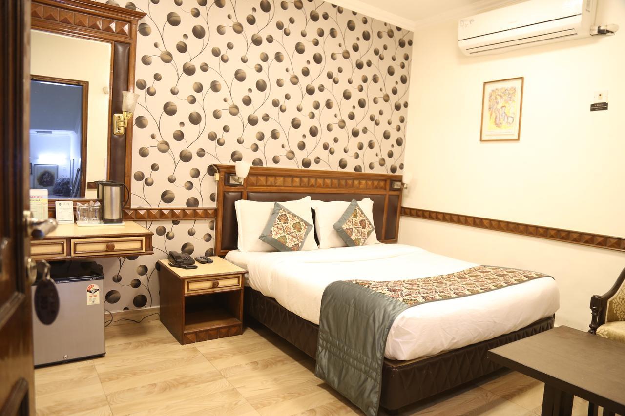 Hotel Amar Inn- Lajpat Nagar Central Market New Delhi Exterior photo